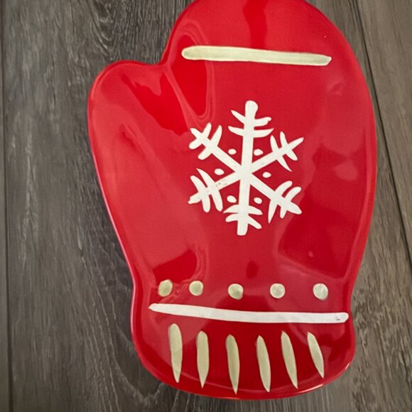 Hallmark Christmas Mitten Serving Dishes - Picture 4 of 8